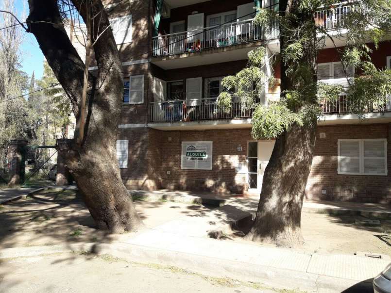 DEPARTAMENTO DE DOS DORMITORIOS EN ALQUILER EN LA PLATA 786 B JUNIOR