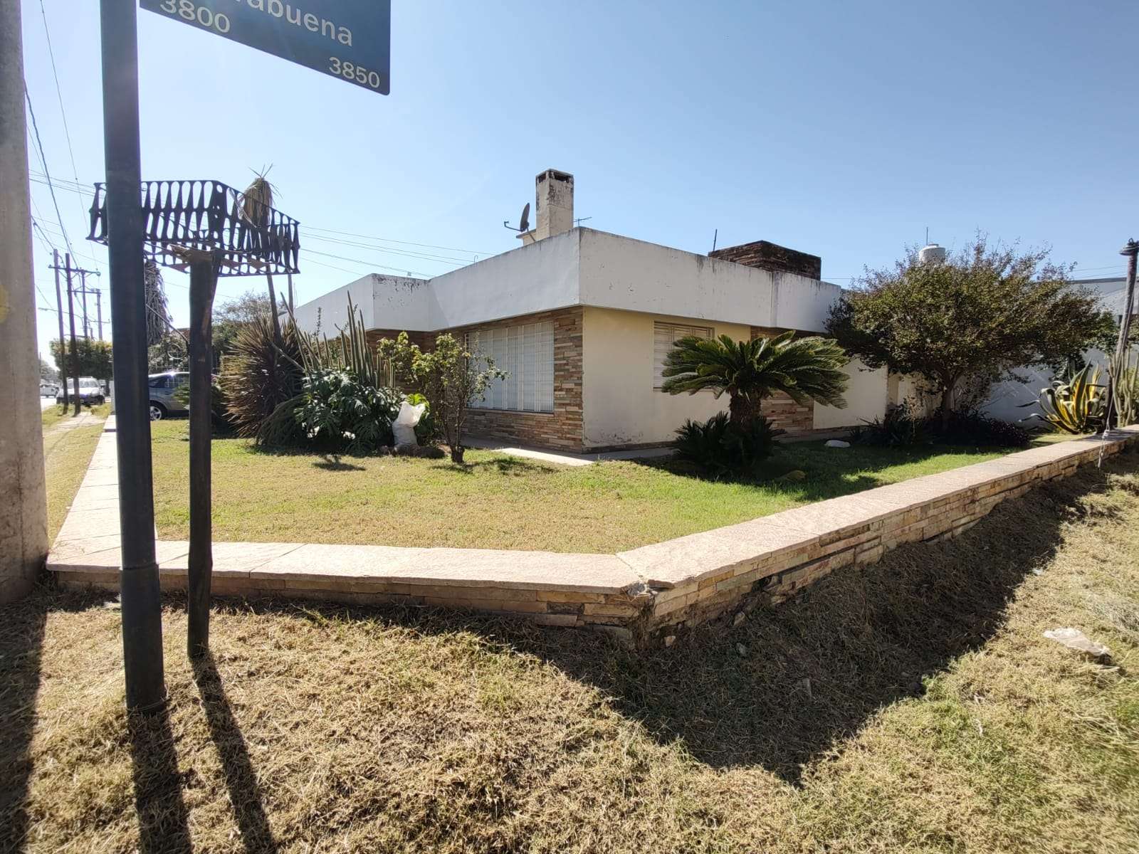 CORONEL OLMEDO - 11 DE SEPTIEMBRE 5900 - CASA 3 DORMITORIOS EN ALQUILER