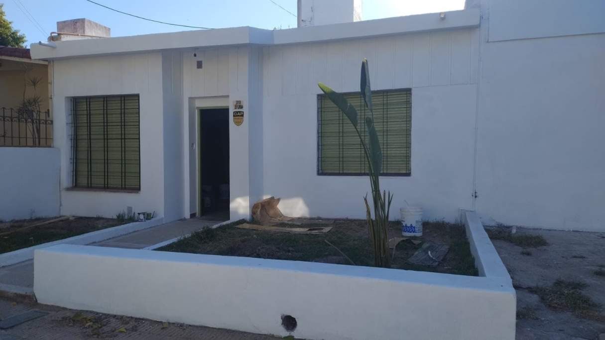 SE VENDE CASA Y DEPARTAMENTO EN B LOS PLATANOS