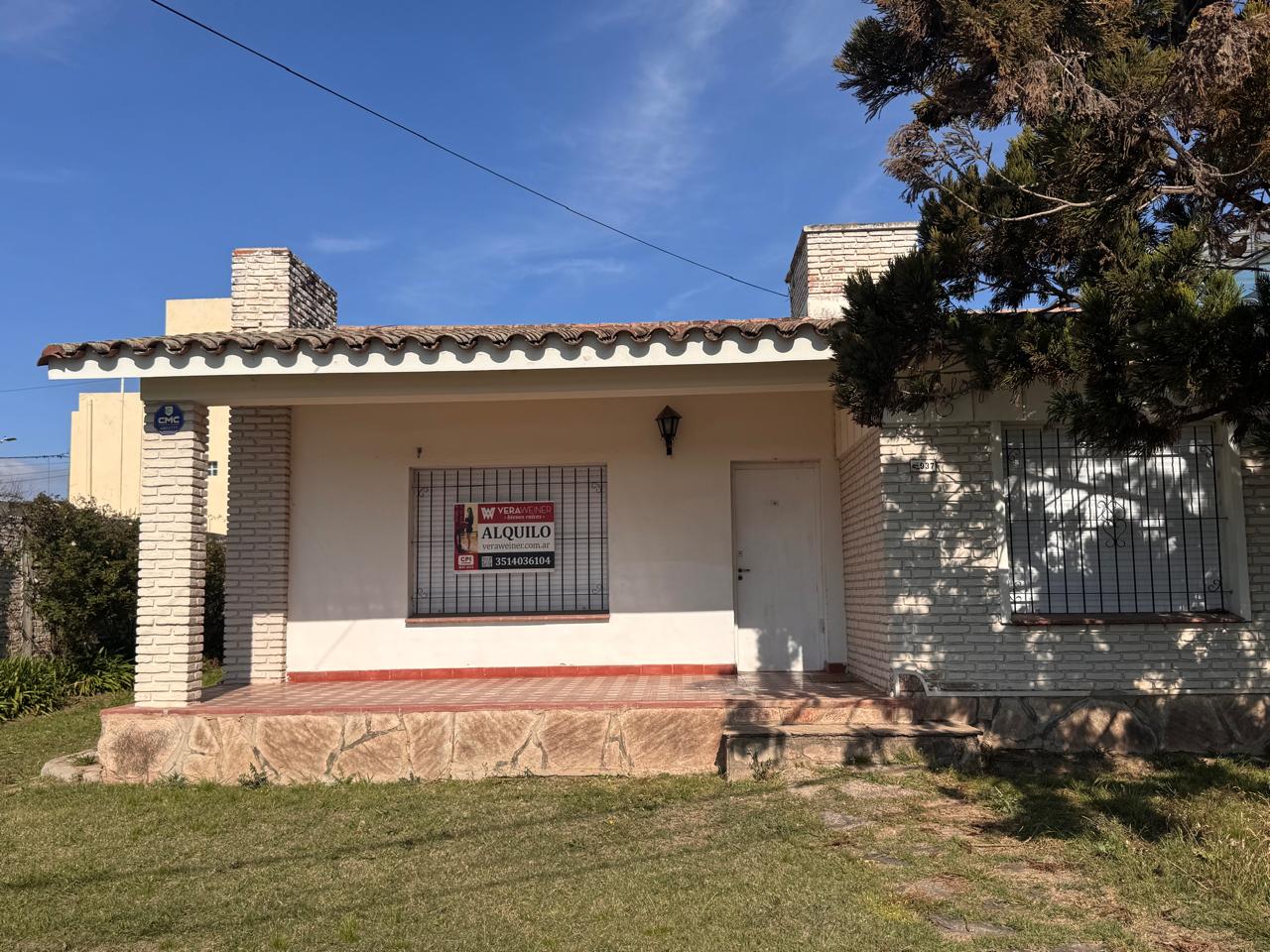 ALQUILO CASA sobre Costanera de Carlos Paz ZONA INMEJORABLE