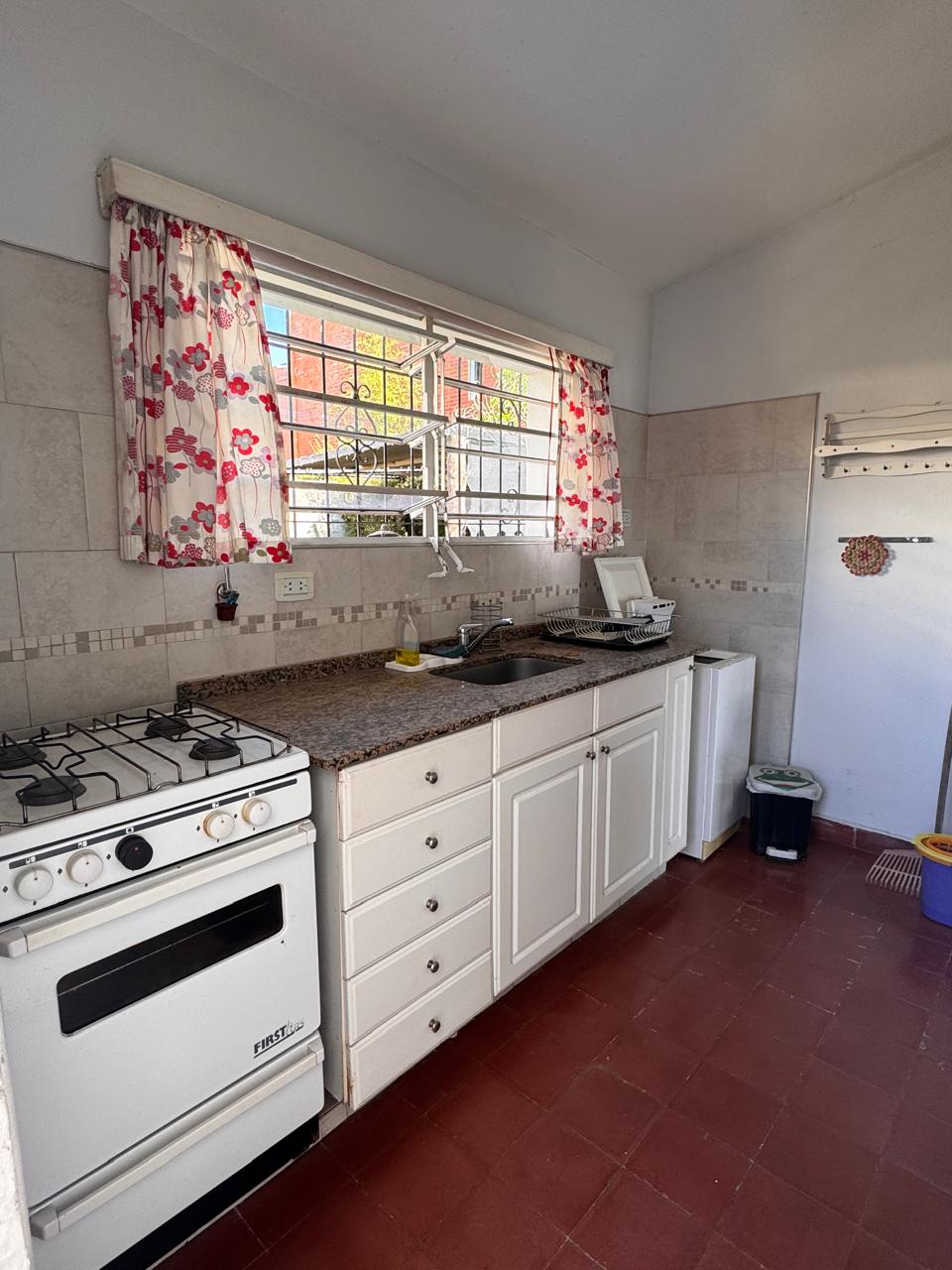 ALQUILO CASA sobre Costanera de Carlos Paz ZONA INMEJORABLE