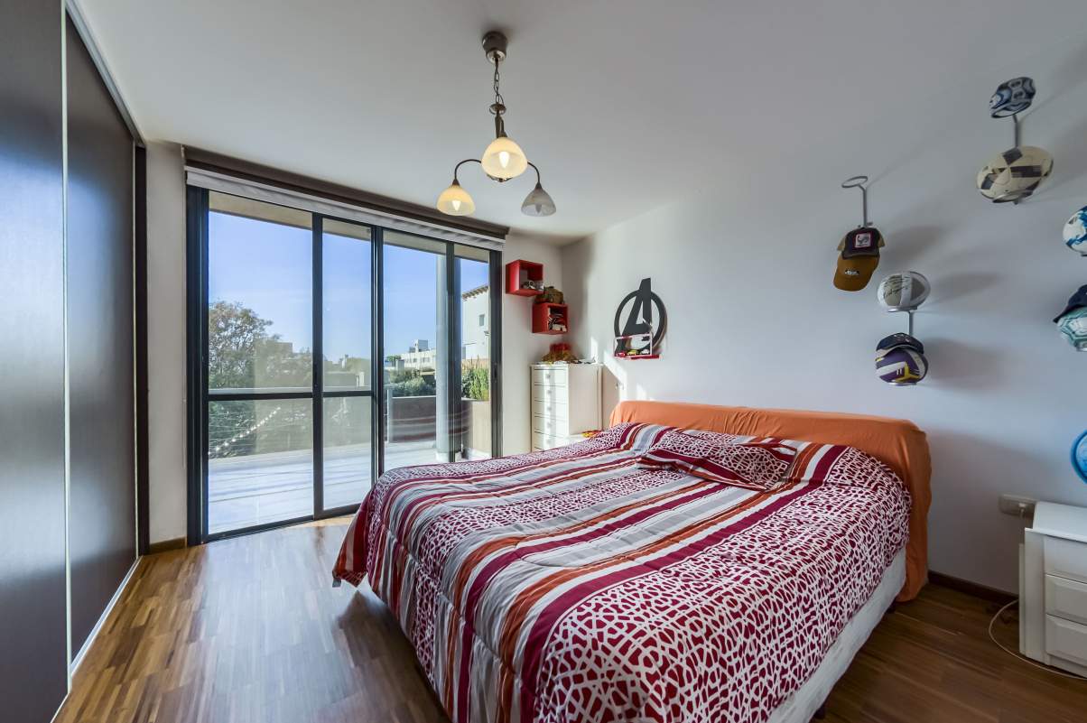 Los Arboles Valle Escondido casa exclusiva con cine