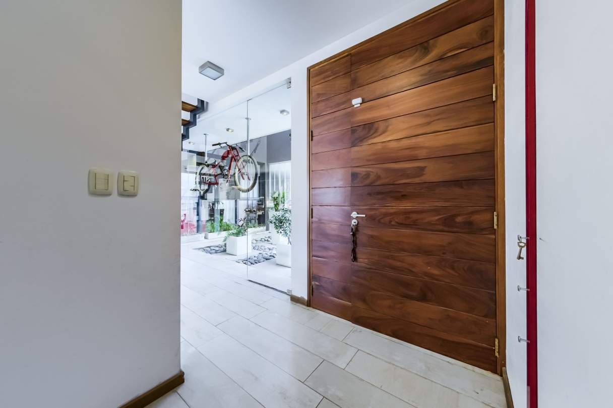 Los Arboles Valle Escondido casa exclusiva con cine