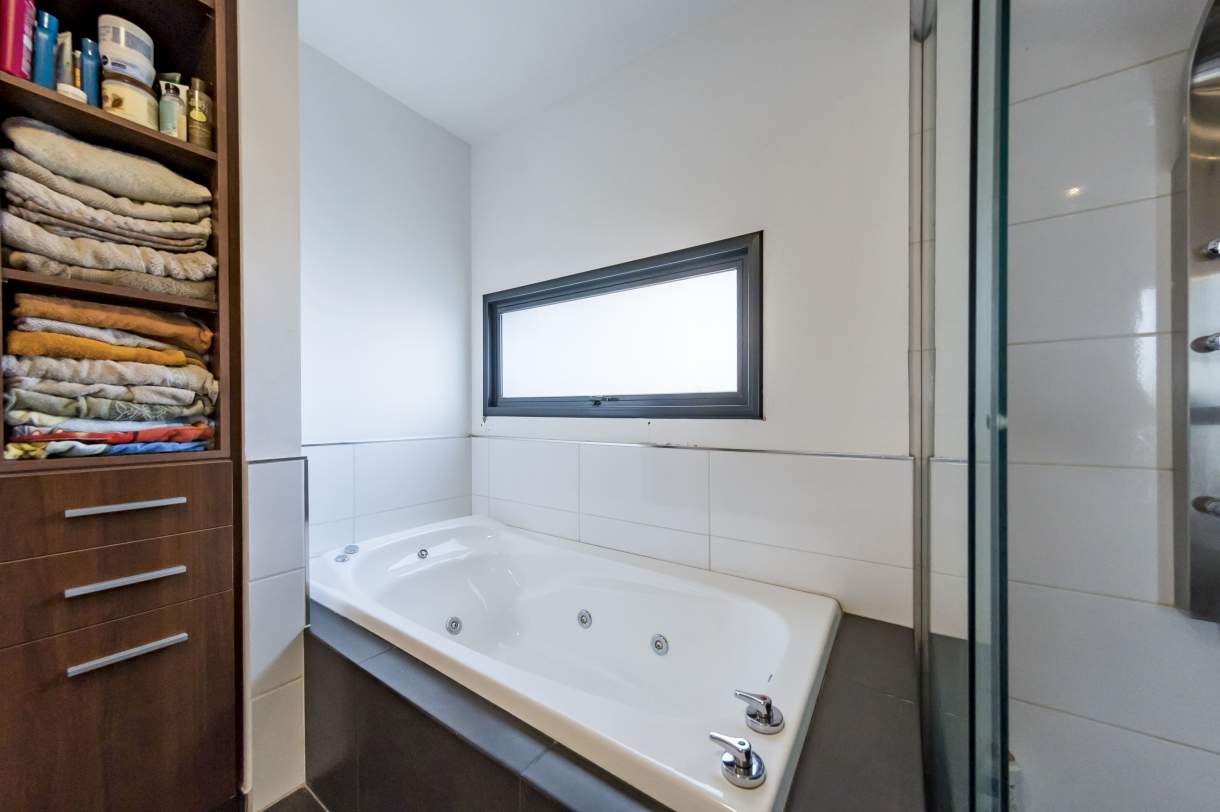 Los Arboles Valle Escondido casa exclusiva con cine