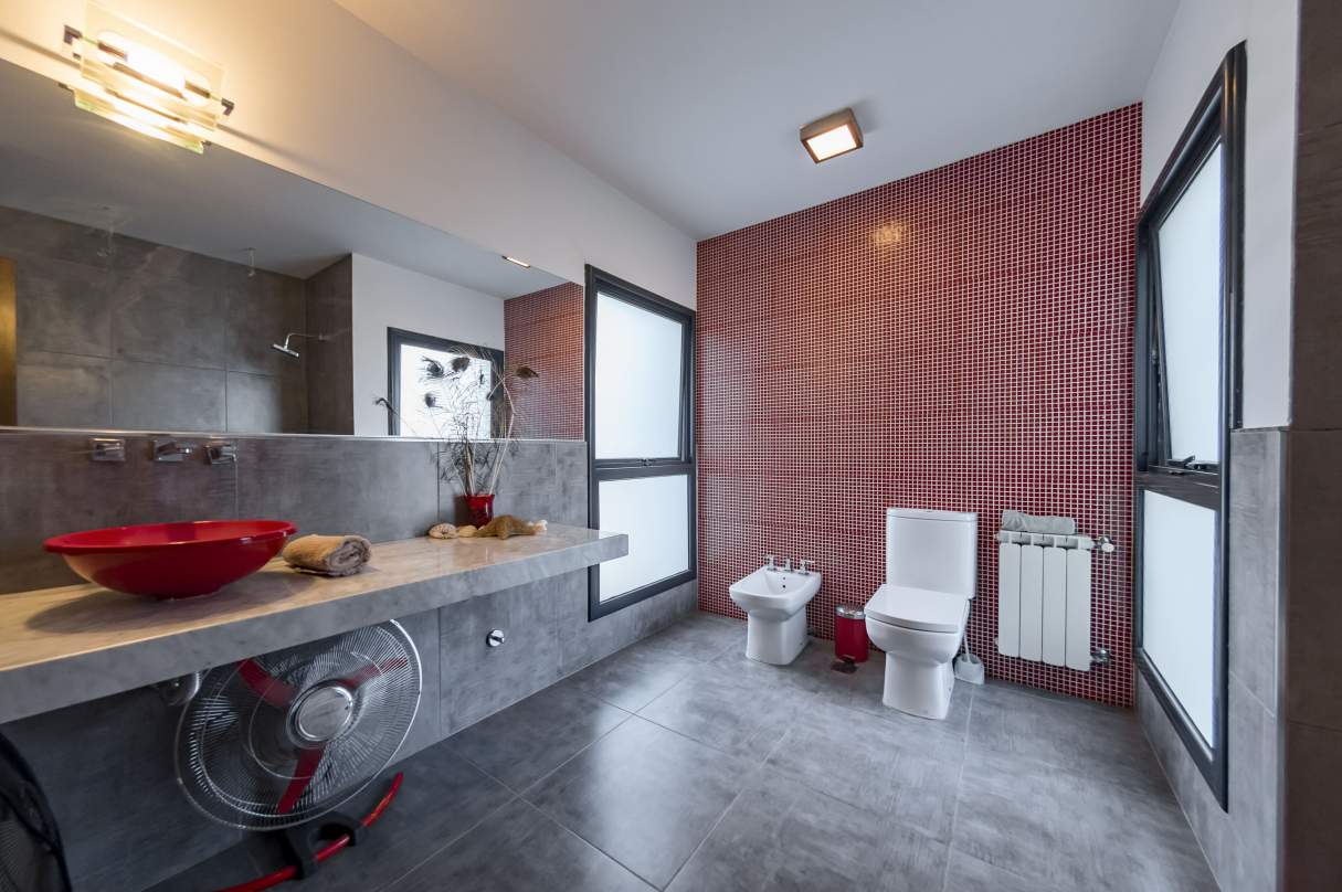 Los Arboles Valle Escondido casa exclusiva con cine