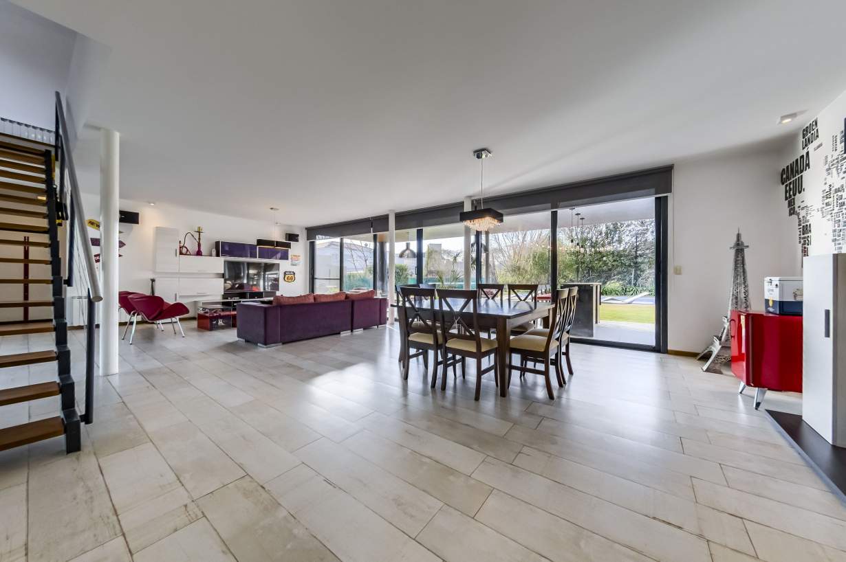 Los Arboles Valle Escondido casa exclusiva con cine