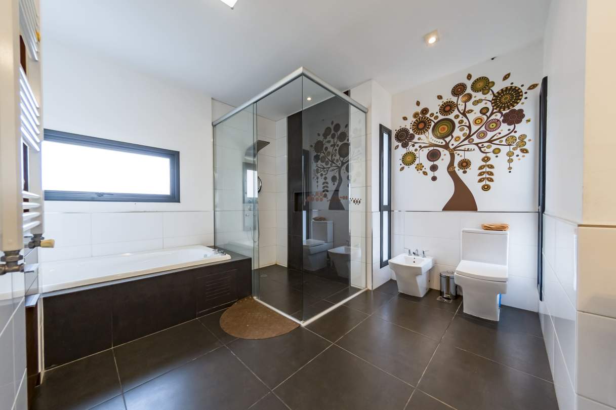 Los Arboles Valle Escondido casa exclusiva con cine