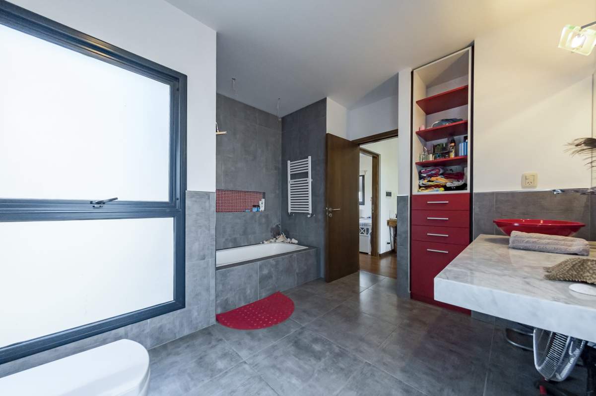 Los Arboles Valle Escondido casa exclusiva con cine