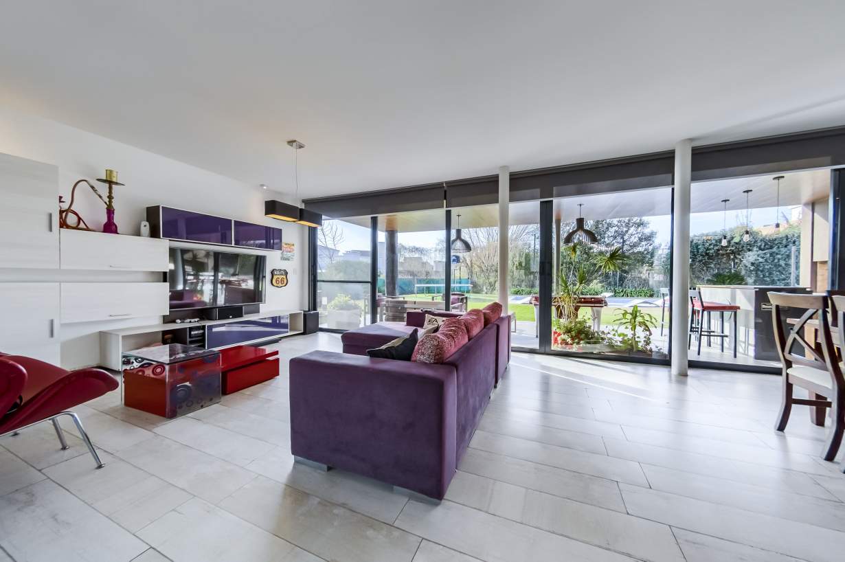 Los Arboles Valle Escondido casa exclusiva con cine