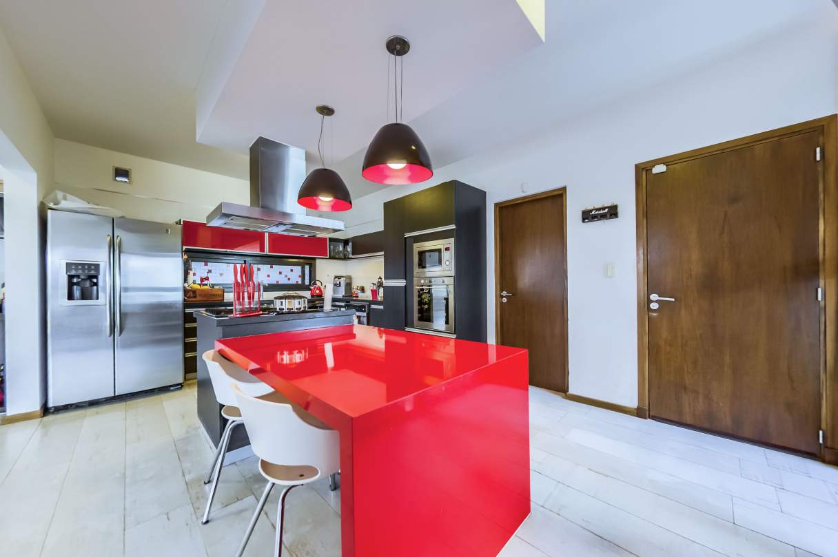 Los Arboles Valle Escondido casa exclusiva con cine