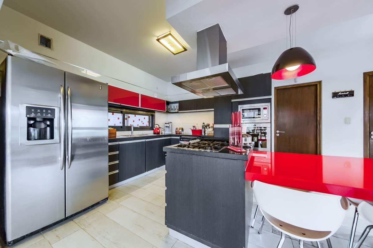 Los Arboles Valle Escondido casa exclusiva con cine