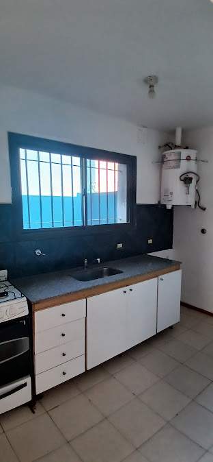 ALQUILER CASA 2 DORMITORIOS BAÑO COCHERA BARRIO QUEBRADA DE LAS ROSAS CÓRDOBA