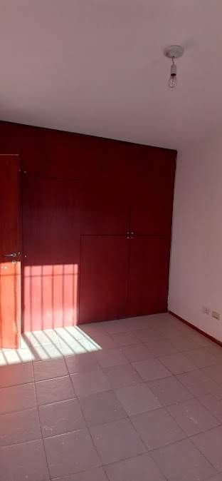 ALQUILER CASA 2 DORMITORIOS BAÑO COCHERA BARRIO QUEBRADA DE LAS ROSAS CÓRDOBA