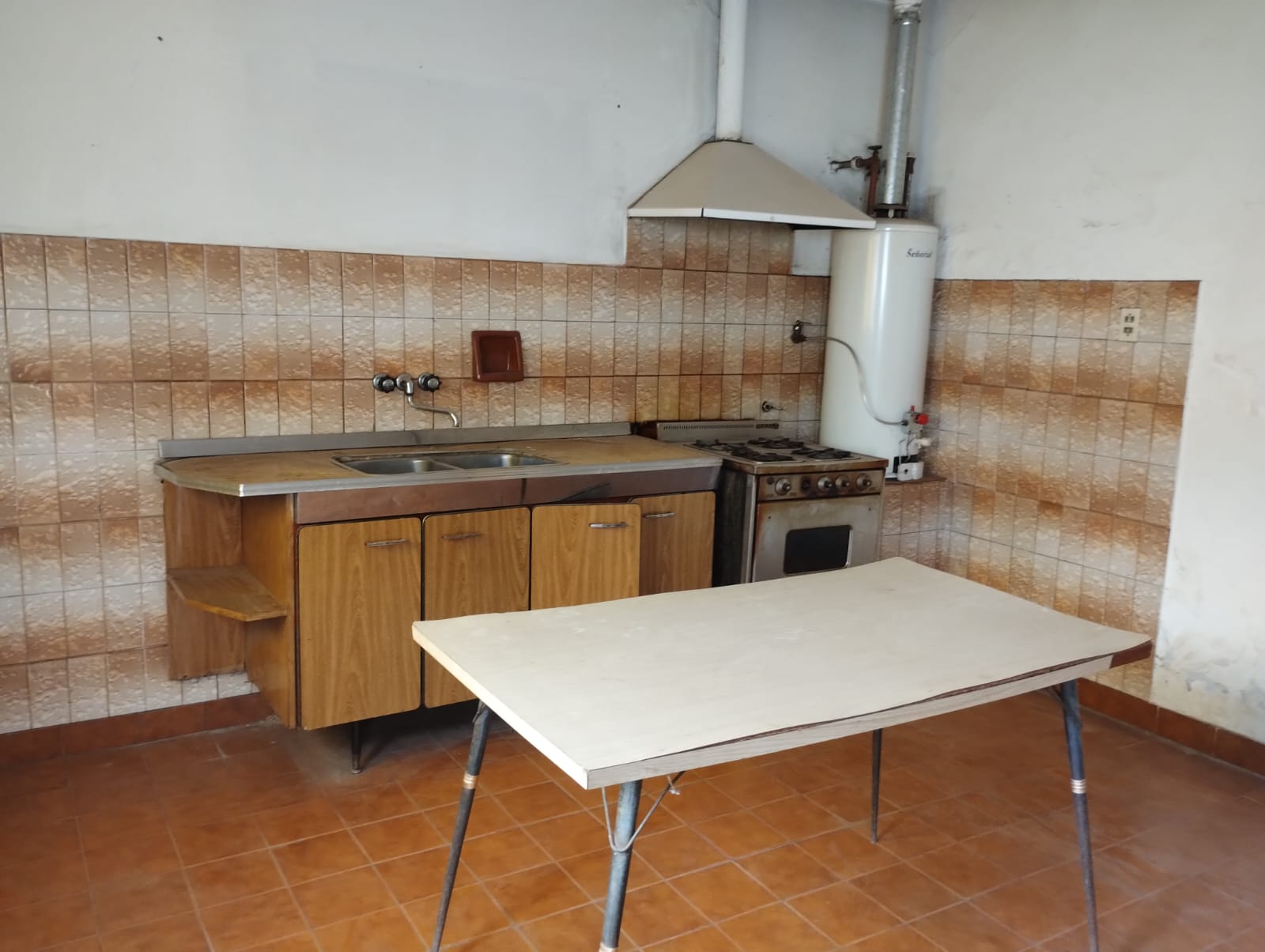CASA EN VENTA- A RECICLAR- 2 DORMITORIOS- ALTO ALBERDI