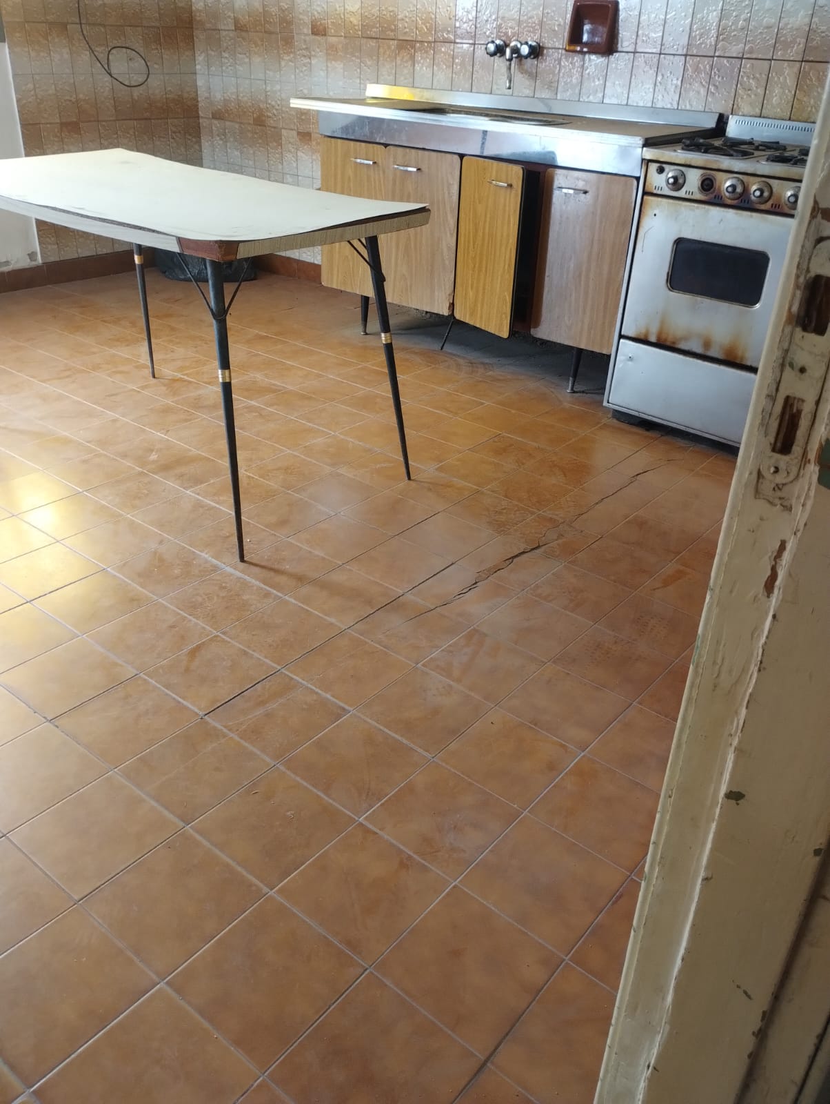 CASA EN VENTA- A RECICLAR- 2 DORMITORIOS- ALTO ALBERDI