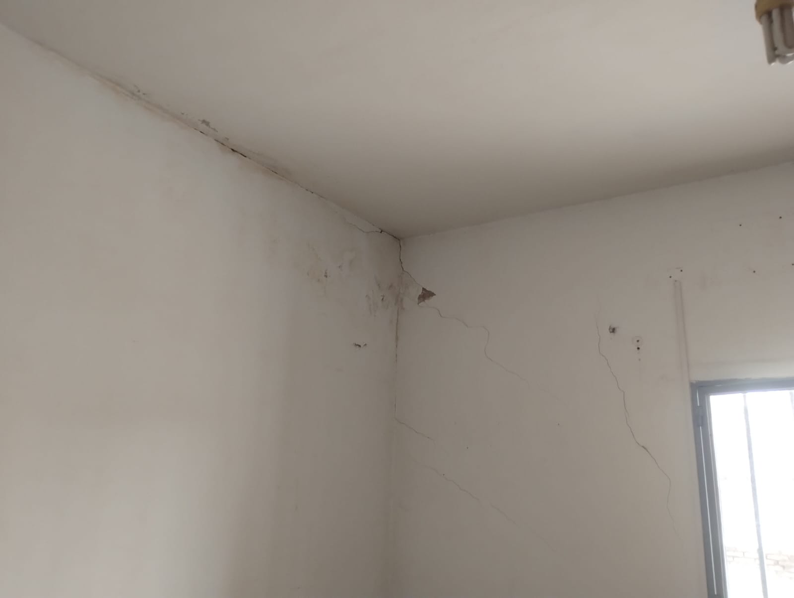 CASA EN VENTA- A RECICLAR- 2 DORMITORIOS- ALTO ALBERDI