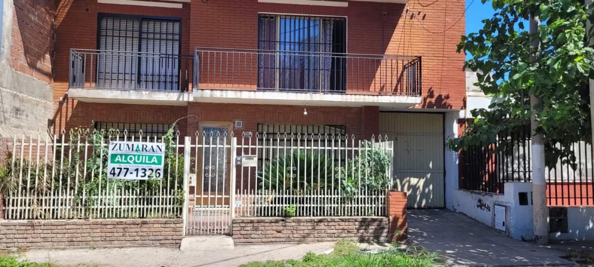 ALQUILER CASA EN B SAN MARTIN