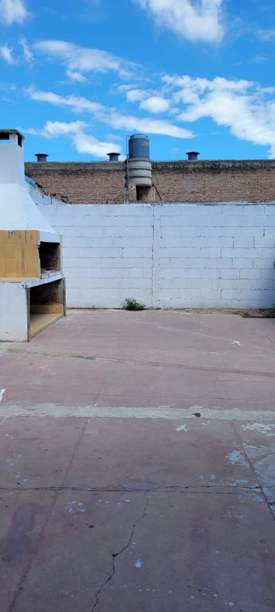 ALQUILER CASA EN B SAN MARTIN