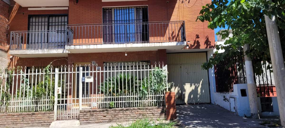 ALQUILER CASA EN B SAN MARTIN