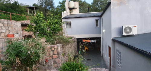 Casa En Venta De 2 Dorm En Río Ceballos - Calle Belgrano -