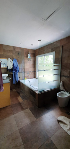 Casa En Venta De 2 Dorm En Río Ceballos - Calle Belgrano -