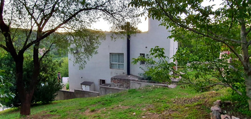Casa En Venta De 2 Dorm En Río Ceballos - Calle Belgrano -