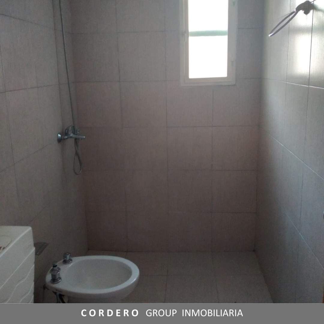 Alquilo casa 1 dorm. Barrio Carrara de Horizonte Norte.