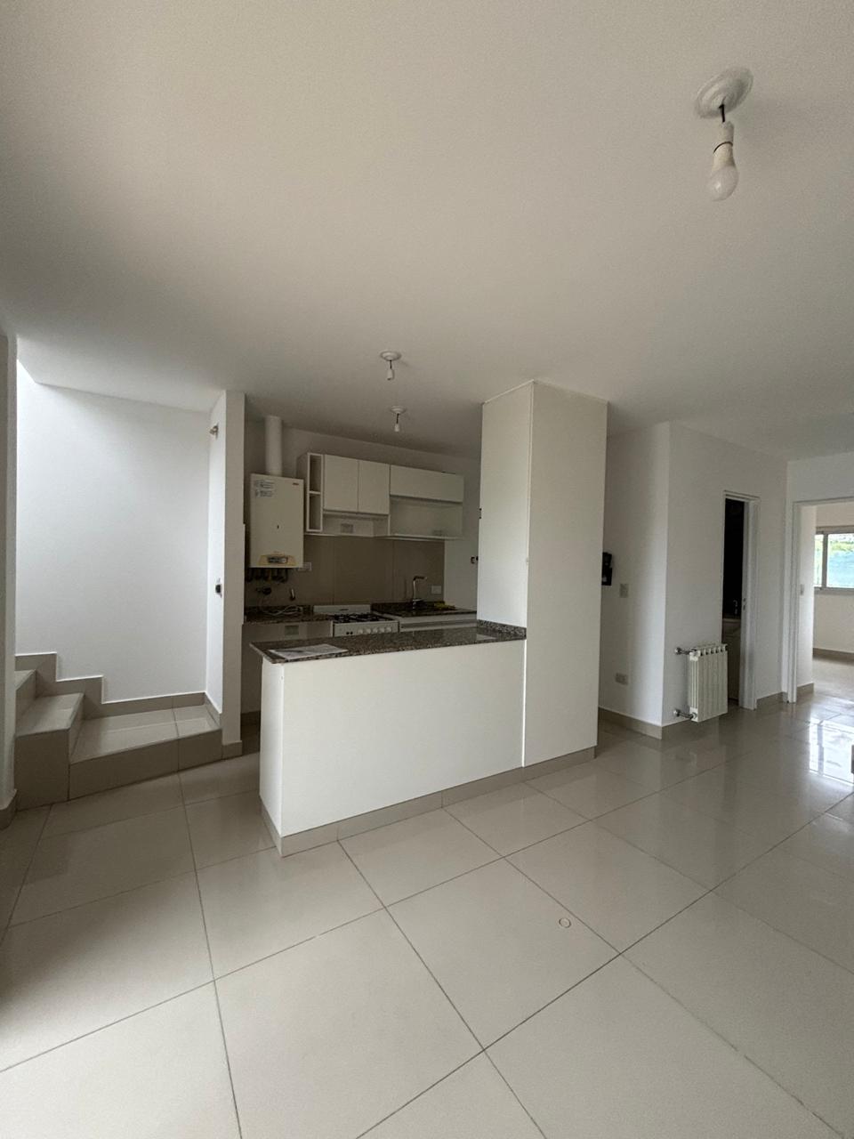 DUPLEX ALQUILER 2 DOR HOUSING MANANTIALES