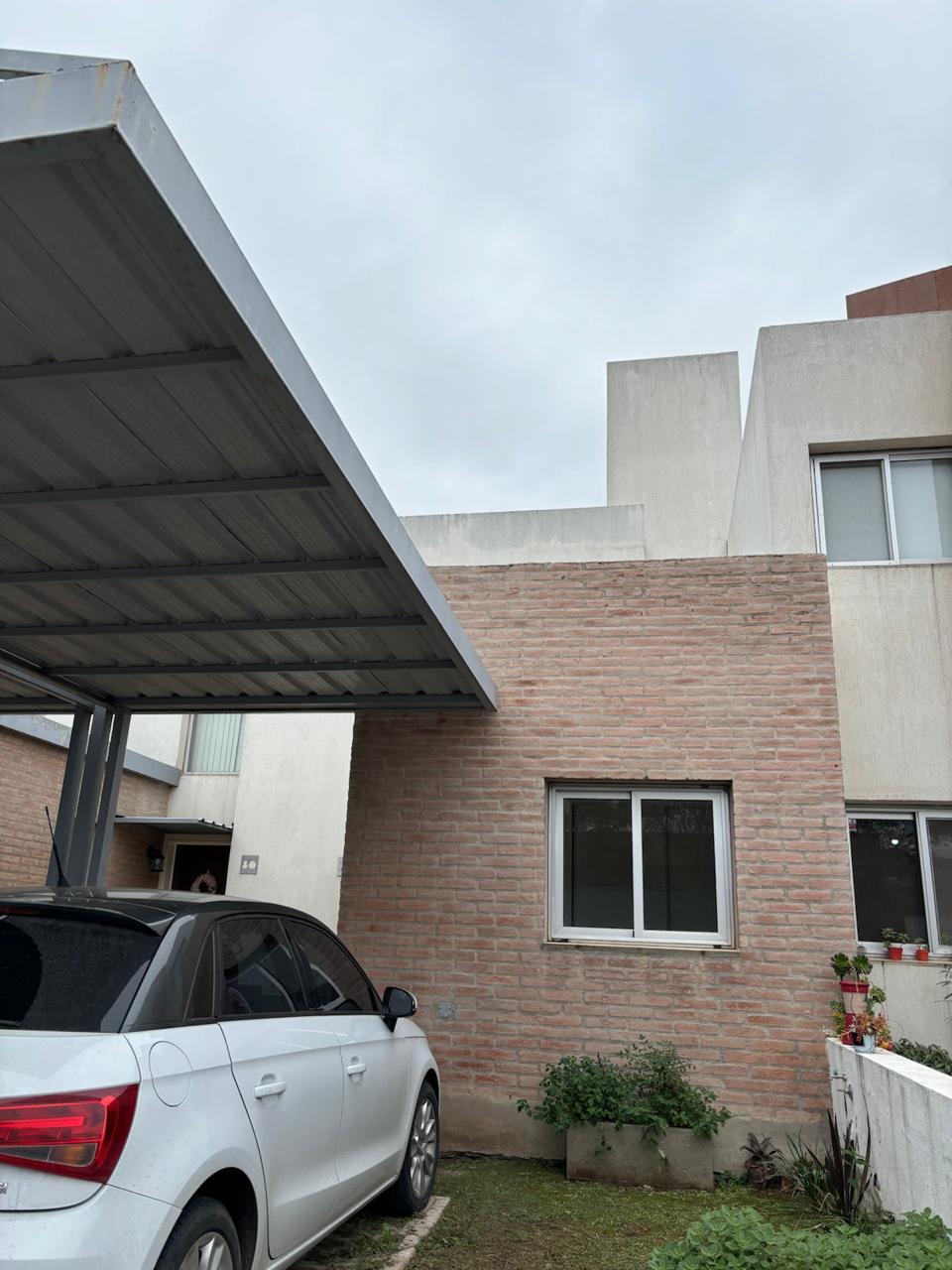 DUPLEX ALQUILER 2 DOR HOUSING MANANTIALES