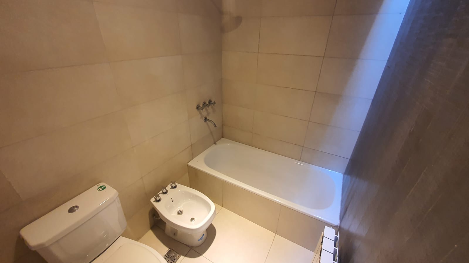 DUPLEX ALQUILER 2 DOR HOUSING MANANTIALES