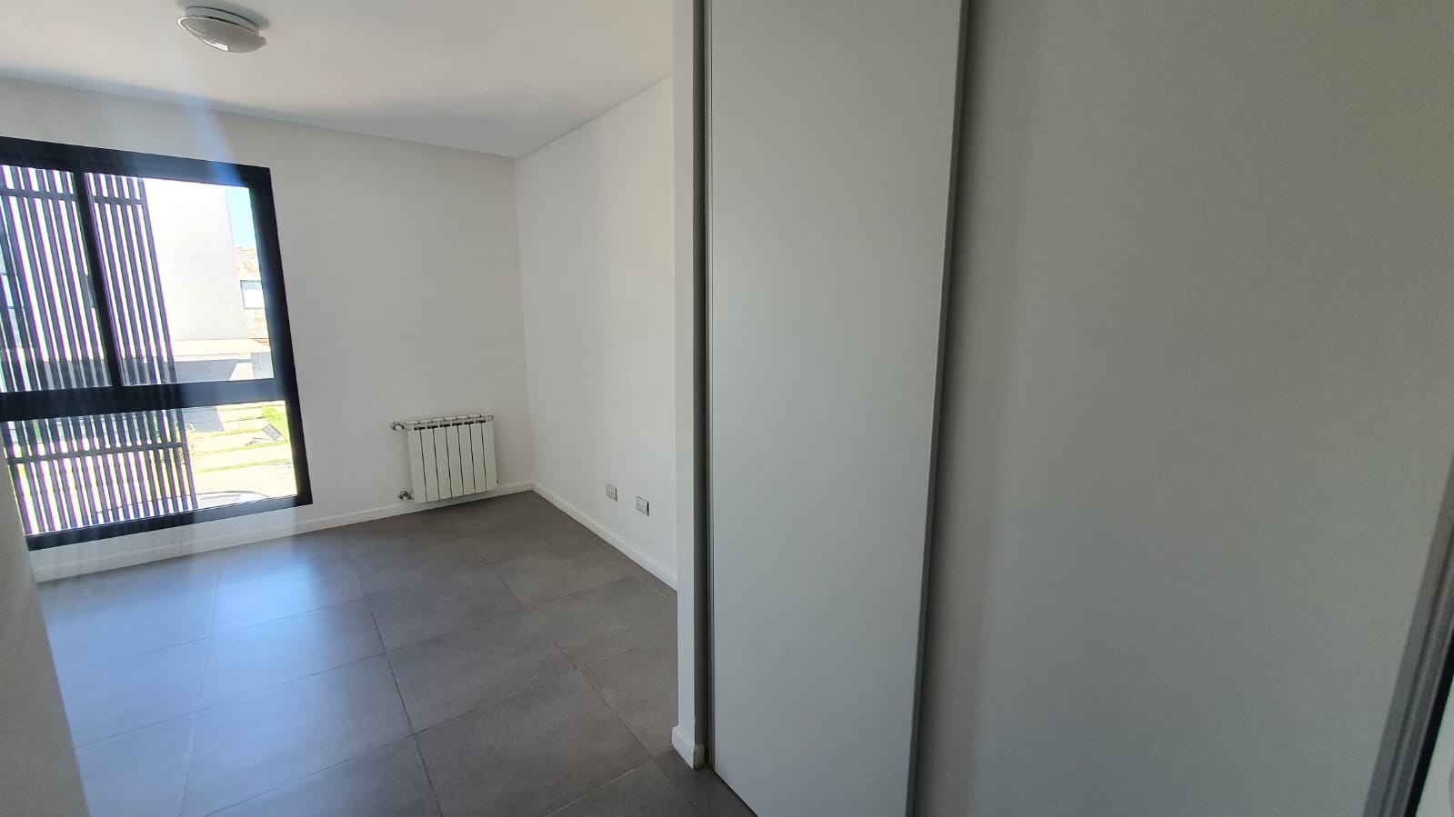 DUPLEX ALQUILER 2 DOR HOUSING MANANTIALES