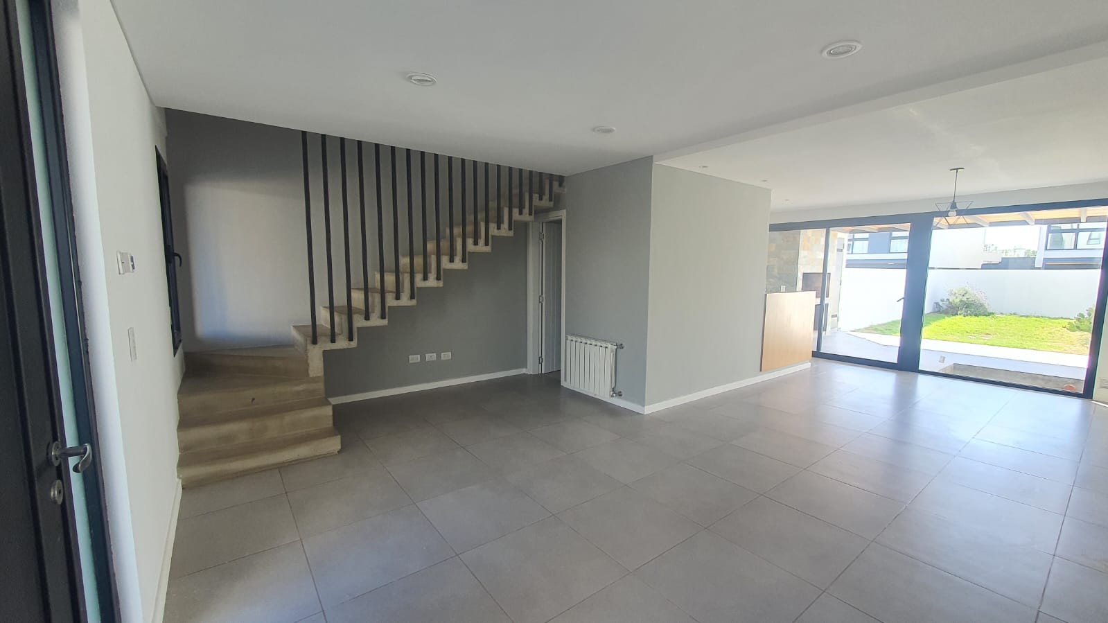 DUPLEX ALQUILER 2 DOR HOUSING MANANTIALES