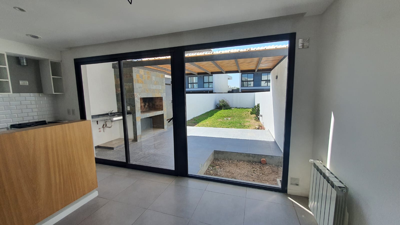 DUPLEX ALQUILER 2 DOR HOUSING MANANTIALES