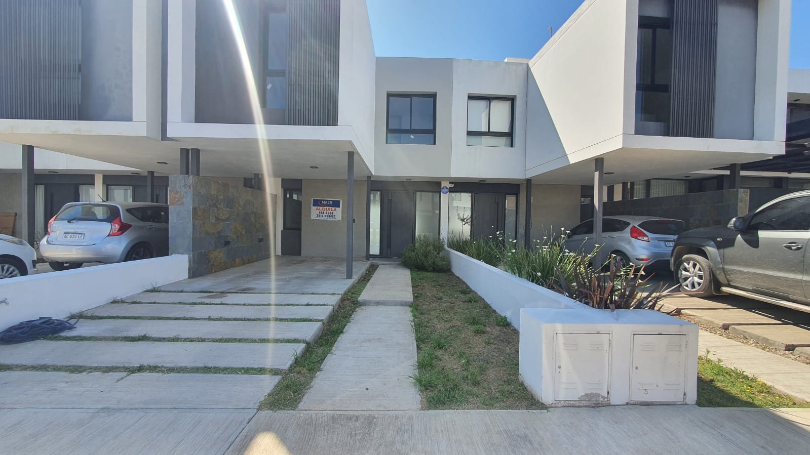DUPLEX ALQUILER 2 DOR HOUSING MANANTIALES