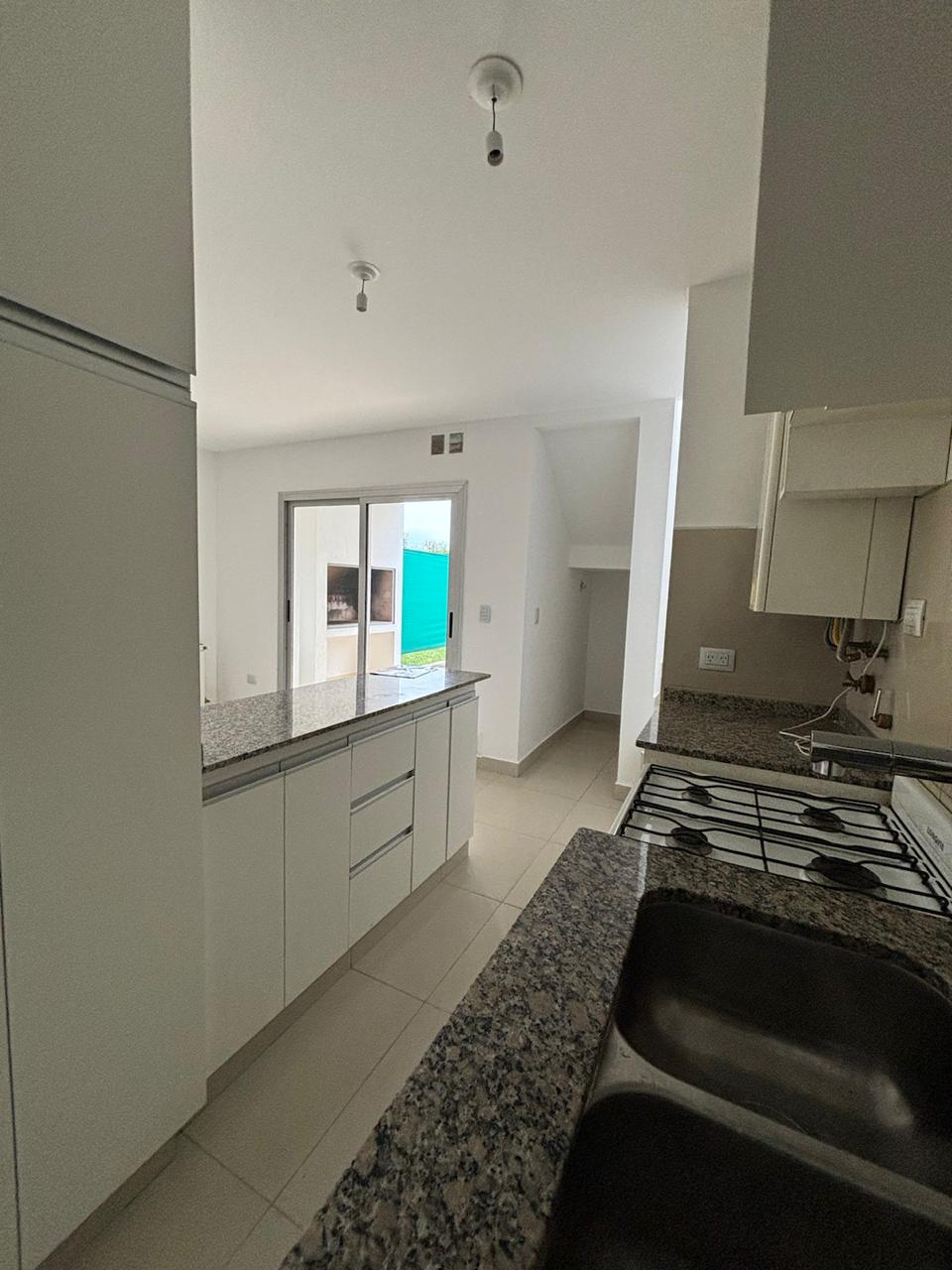 DUPLEX ALQUILER 2 DOR HOUSING MANANTIALES