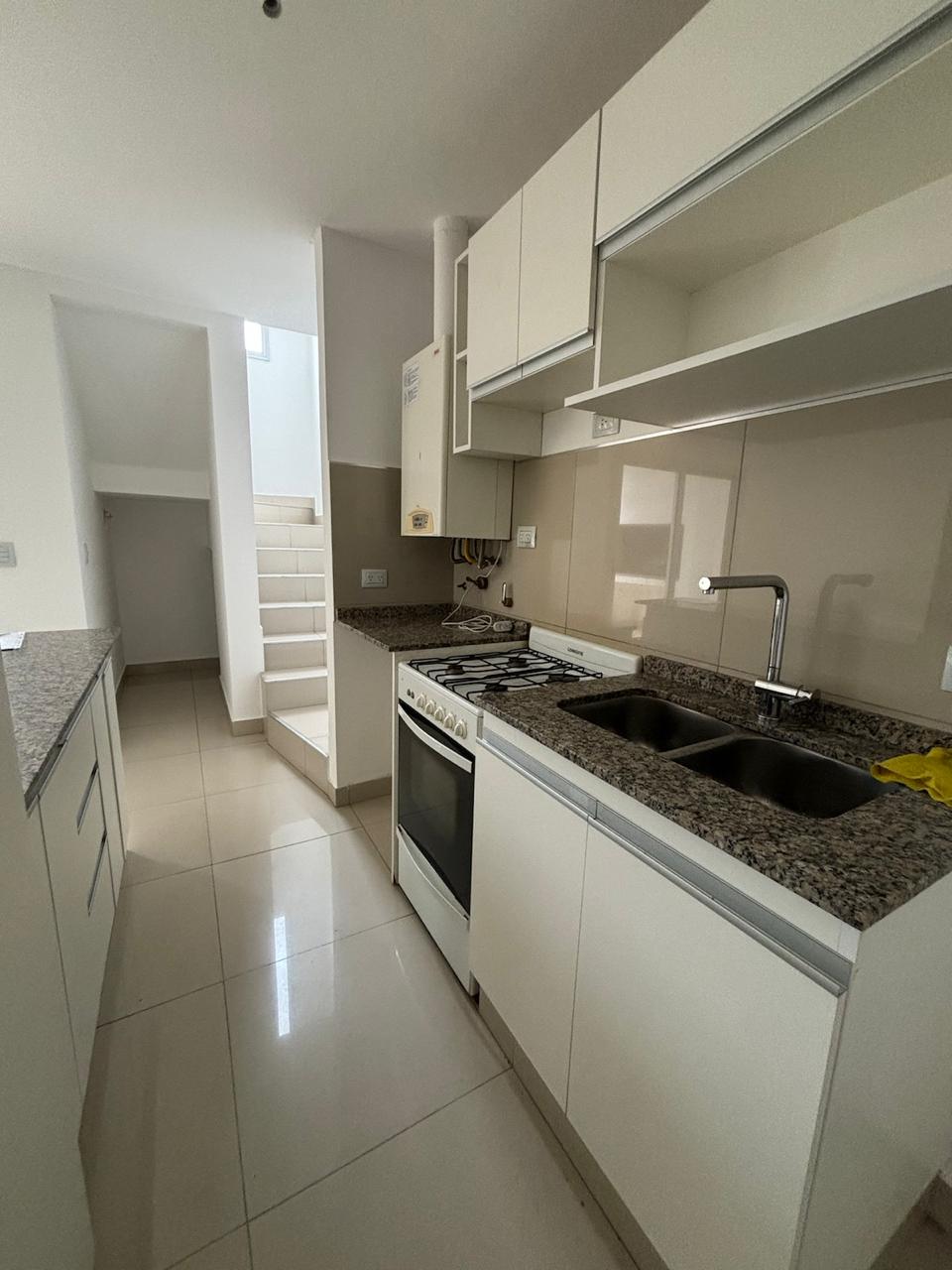 DUPLEX ALQUILER 2 DOR HOUSING MANANTIALES