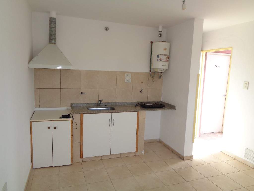 Barrio Villa Páez - Departamento Externo de 1 Dormitorio, Amplio y Luminoso. Sin Expensas Comunes y con Impuestos Bajos