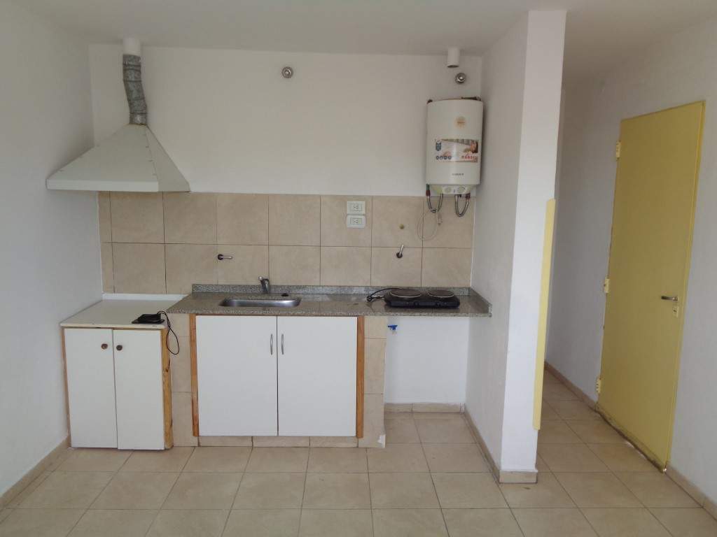 Barrio Villa Páez - Departamento Externo de 1 Dormitorio, Amplio y Luminoso. Sin Expensas Comunes y con Impuestos Bajos