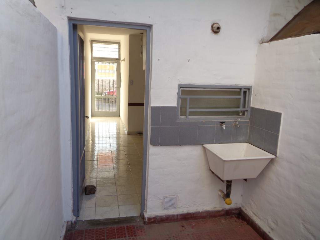 Barrio Lomas de San Martín - Departamento Externo de 1 Dormitorio, Amplio y Luminoso con Patio de Uso Exclusivo. Sin Expensas
