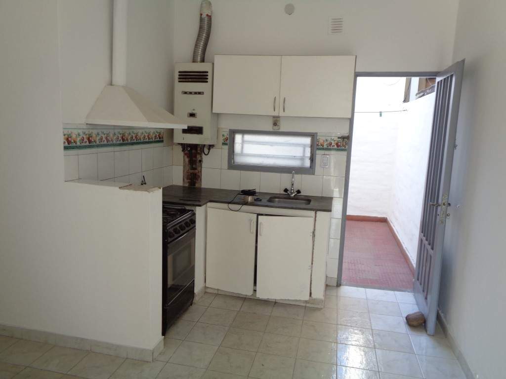 Barrio Lomas de San Martín - Departamento Externo de 1 Dormitorio, Amplio y Luminoso con Patio de Uso Exclusivo. Sin Expensas