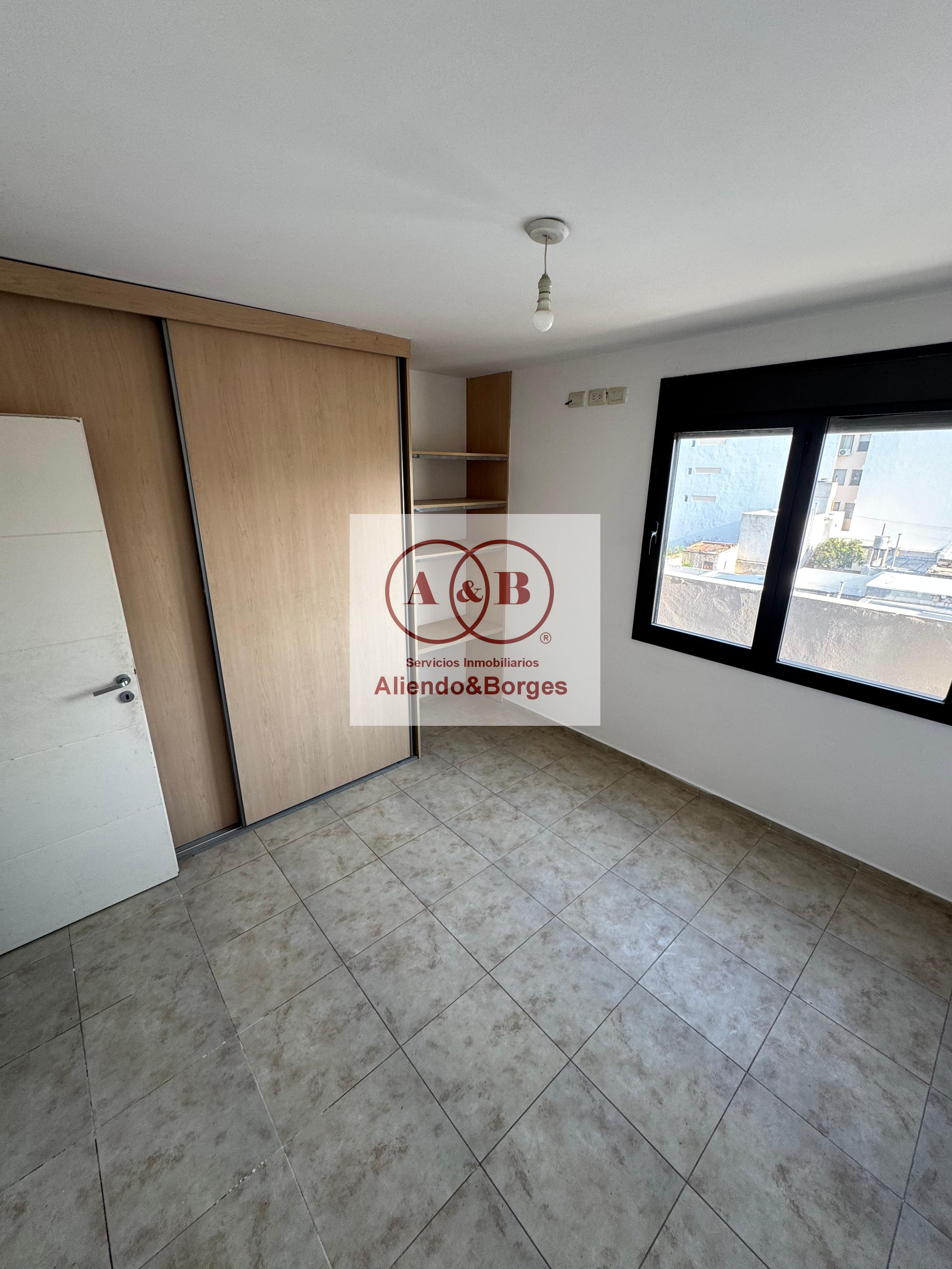VENDEMOS DEPARTAMENTO CON BALCÓN Y COCHERA ZONA CENTRO, RÍO CUARTO, CÓRDOBA