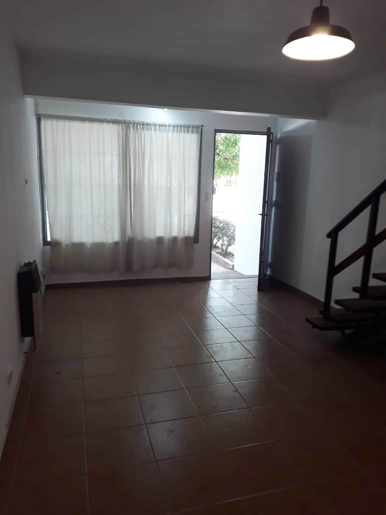 Dúplex con Patio, Cochera y Asador  Excelente Ubicación ¡Sin Expensas!
