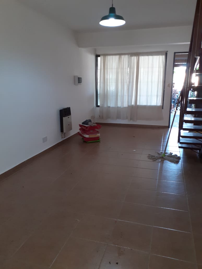 Dúplex con Patio, Cochera y Asador  Excelente Ubicación ¡Sin Expensas!