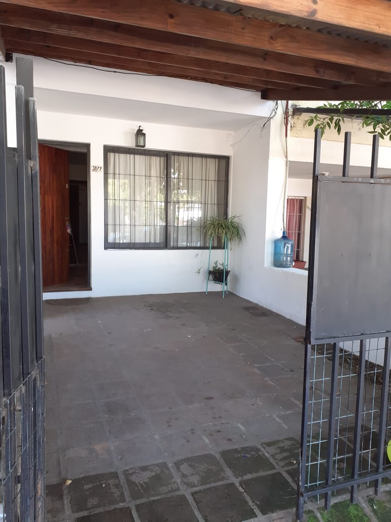 Dúplex con Patio, Cochera y Asador  Excelente Ubicación ¡Sin Expensas!