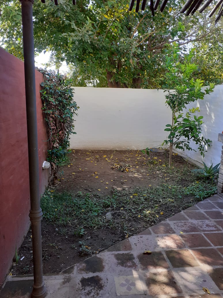 Dúplex con Patio, Cochera y Asador  Excelente Ubicación ¡Sin Expensas!