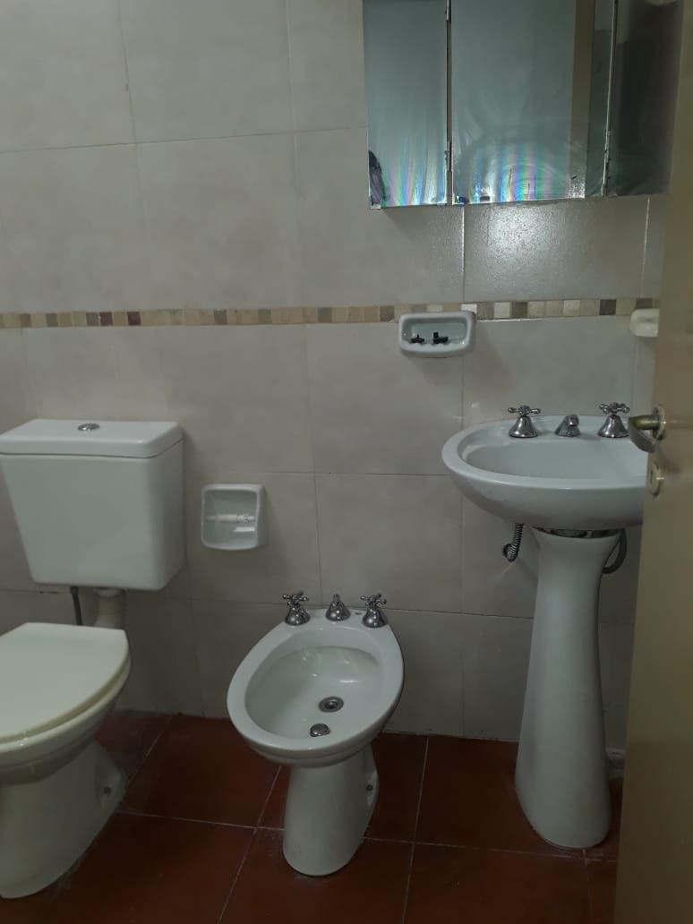 Dúplex con Patio, Cochera y Asador  Excelente Ubicación ¡Sin Expensas!