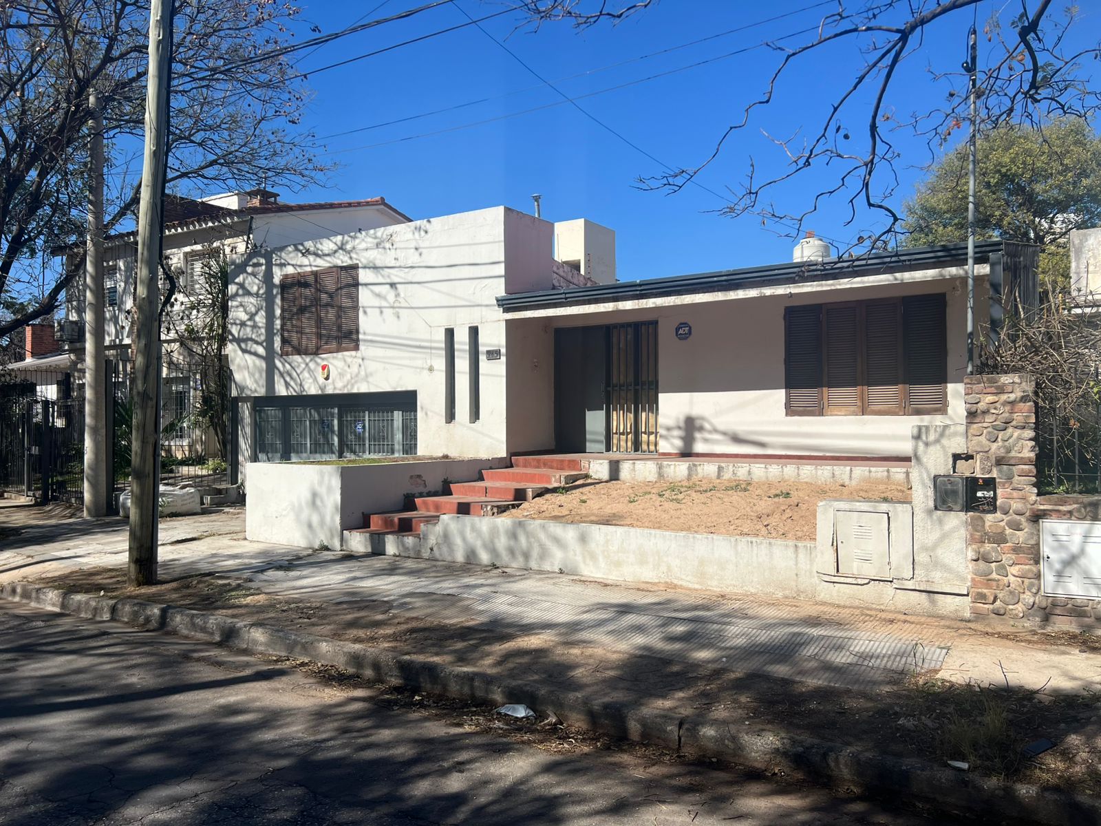 CASA EN VENTA BARRIO PARQUE VELEZ SARSFIELD  - IDEAL PARA RENTA