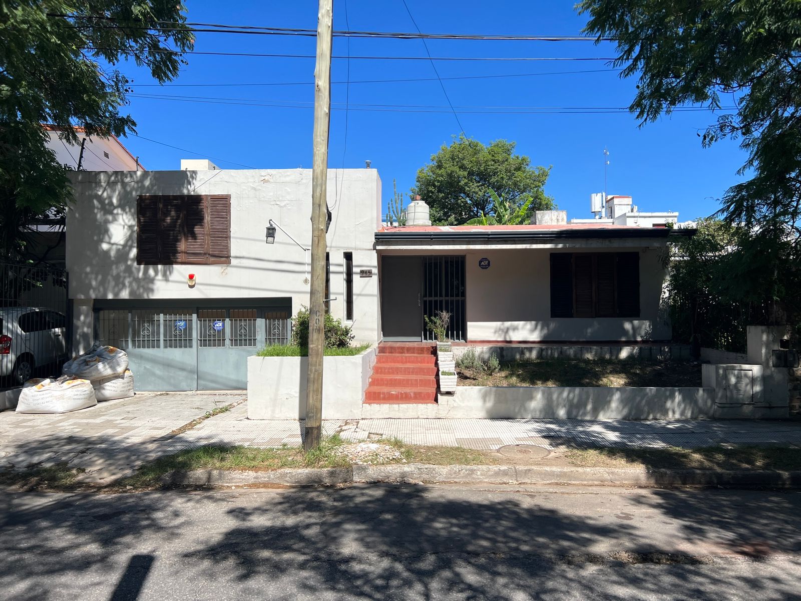 CASA EN VENTA BARRIO PARQUE VELEZ SARSFIELD  - IDEAL PARA RENTA