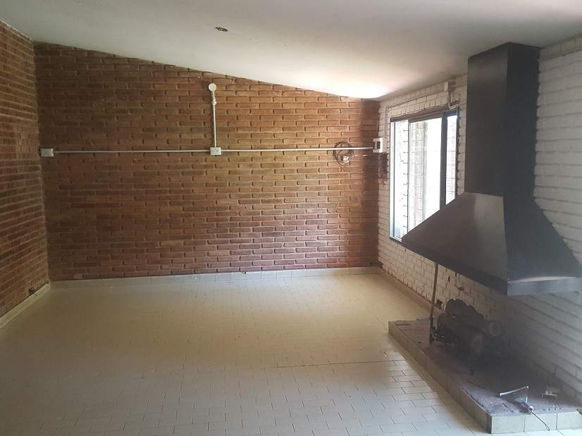 CASA EN VENTA BARRIO PARQUE VELEZ SARSFIELD  - IDEAL PARA RENTA