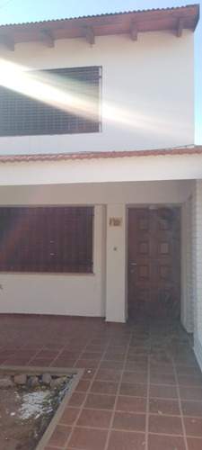 CASA EN VENTA EN PARQUE HORIZONTE, 3 DORM. 3 BÑOS.